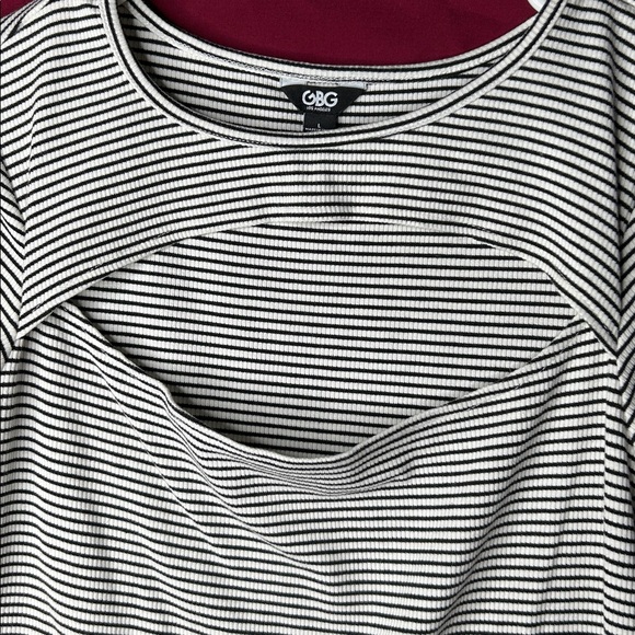 GBG Los Angeles Black and White Striped Short Sleeve Top - Picture 3 of 5